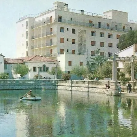 Primera Linea Aguas Termales Zen Apartment